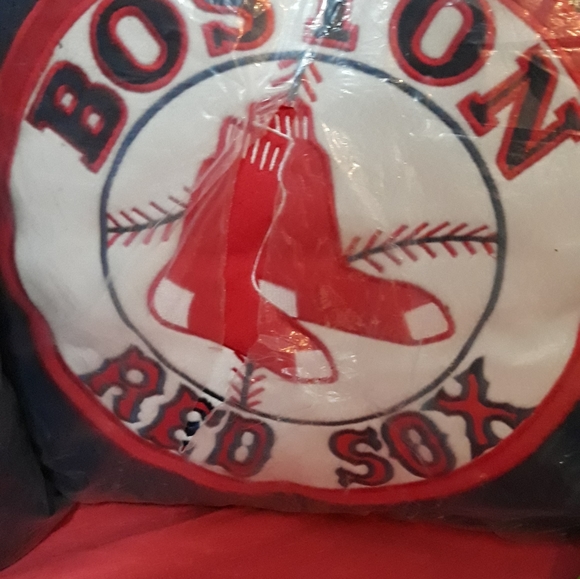 🤩🤩 BOSTON RED SOX NEW PAR OF CUSHIONS - Picture 2 of 8
